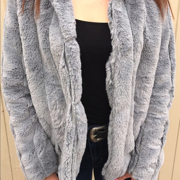 Keep Me Cozy Faux Fur Jacket - Picture 3 of 5